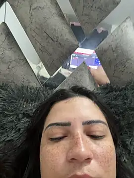 cutesarah  online show from 02-12-26, 06:47