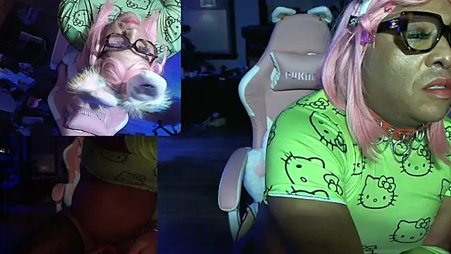 Snapshot of Gray-Platinum-Orchid chatting on 03-03-25, 01:53 Gray-Platinum-Orchid online show from 03-03-25, 01:53