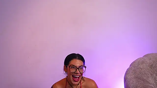 Snapshot of anyiled_hot chatting on 05-16-26, 02:30 anyiled hot online show from 05-16-26, 02:30
