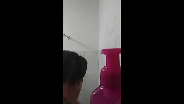 Snapshot of Luisoon001 chatting on 11-10-25, 07:29 Luisoon001 online show from 11-10-25, 07:29