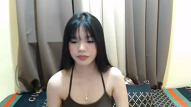 Snapshot of x_brittany_x chatting on 05-07-26, 01:33 x brittany x online show from 05-07-26, 01:33