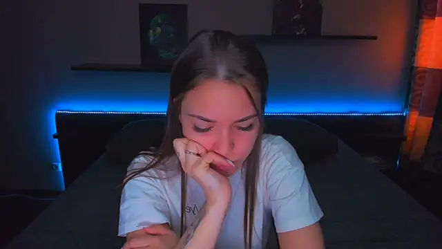 AlexaBarkley online show from 04-22-26, 12:57