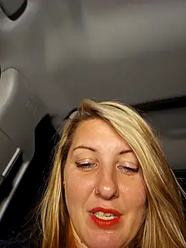 Snapshot of SheIsSomething chatting on 01-19-25, 02:15 SheIsSomething online show from 01-19-25, 02:15