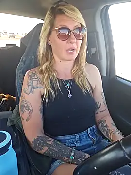 Snapshot of SheIsSomething chatting on 01-30-25, 09:36 SheIsSomething online show from 01-30-25, 09:36