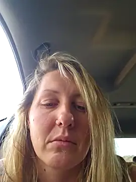 Snapshot of SheIsSomething chatting on 02-28-25, 11:01 SheIsSomething online show from 02-28-25, 11:01