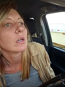 Snapshot of SheIsSomething chatting on 12-15-25, 12:15 SheIsSomething online show from 12-15-25, 12:15