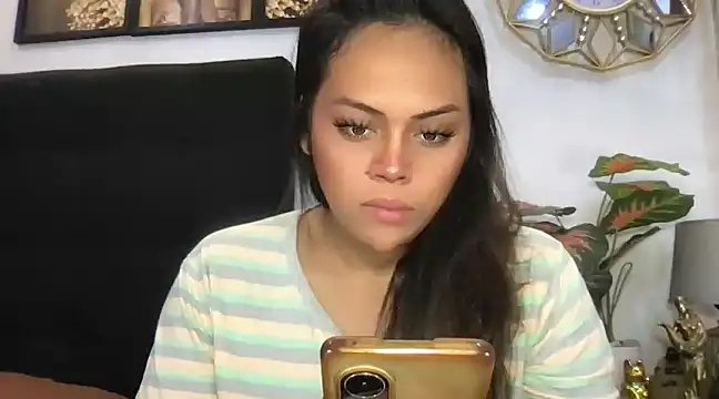 Snapshot of _MissKhimberlyXxx_ chatting on 03-17-25, 10:06  MissKhimberlyXxx  online show from 03-17-25, 10:06