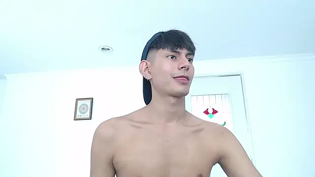 Snapshot of imdavo23 chatting on 03-18-25, 04:59 imdavo23 online show from 03-18-25, 04:59