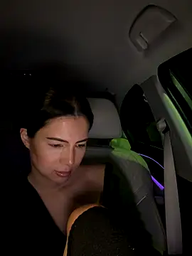 clairewntr online show from 11-21-25, 08:07