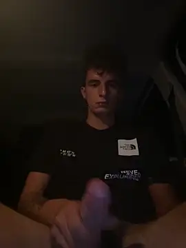 Snapshot of alessandro893000 chatting on 10-16-25, 01:39 alessandro893000 online show from 10-16-25, 01:39