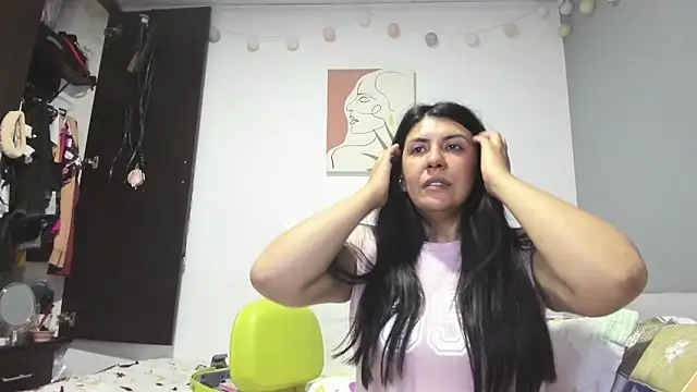 Snapshot of aisha_latina chatting on 12-06-24, 12:02 aisha latina online show from 12-06-24, 12:02
