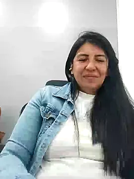 Snapshot of aisha_latina chatting on 12-09-24, 06:03 aisha latina online show from 12-09-24, 06:03