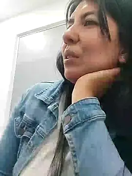 Snapshot of aisha_latina chatting on 12-09-24, 09:05 aisha latina online show from 12-09-24, 09:05