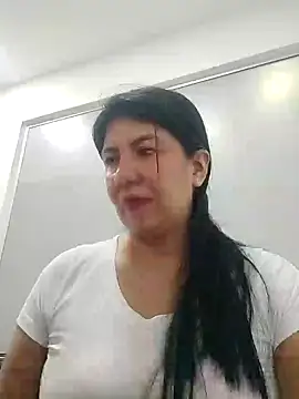 Snapshot of aisha_latina chatting on 01-21-25, 03:21 aisha latina online show from 01-21-25, 03:21