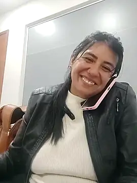 Snapshot of aisha_latina chatting on 03-20-25, 09:35 aisha latina online show from 03-20-25, 09:35