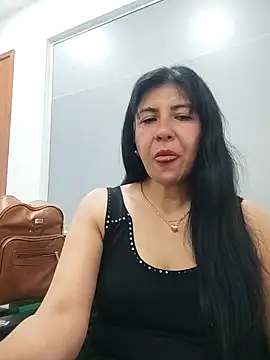 Snapshot of aisha_latina chatting on 09-19-25, 03:02 aisha latina online show from 09-19-25, 03:02