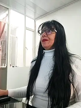 aisha latina online show from 02-25-26, 02:37