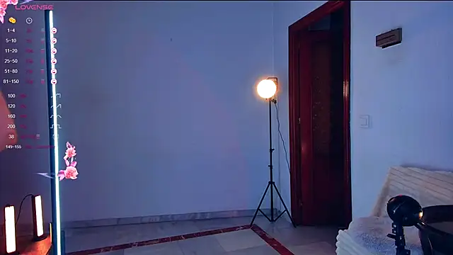 Snapshot of Arielle__03 chatting on 10-09-25, 12:41 Arielle  03 online show from 10-09-25, 12:41