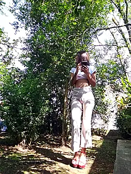 Snapshot of Yuky_ta chatting on 05-08-26, 02:33 Yuky ta online show from 05-08-26, 02:33