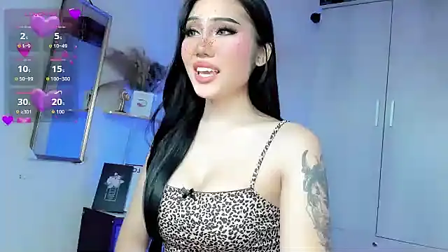 Snapshot of Icon1c_LiLy chatting on 10-05-25, 11:35 Icon1c LiLy online show from 10-05-25, 11:35