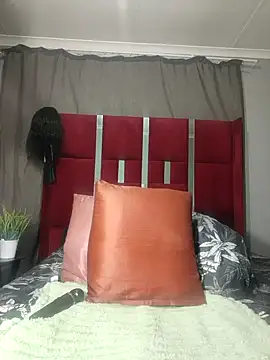 Snapshot of HoneyDropsX chatting on 03-02-25, 08:40 HoneyDropsX online show from 03-02-25, 08:40