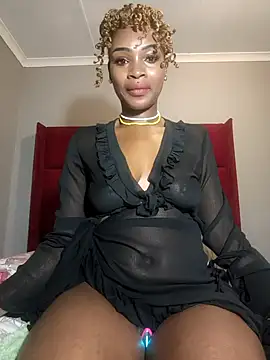 Snapshot of HoneyDropsX chatting on 10-17-25, 12:36 HoneyDropsX online show from 10-17-25, 12:36