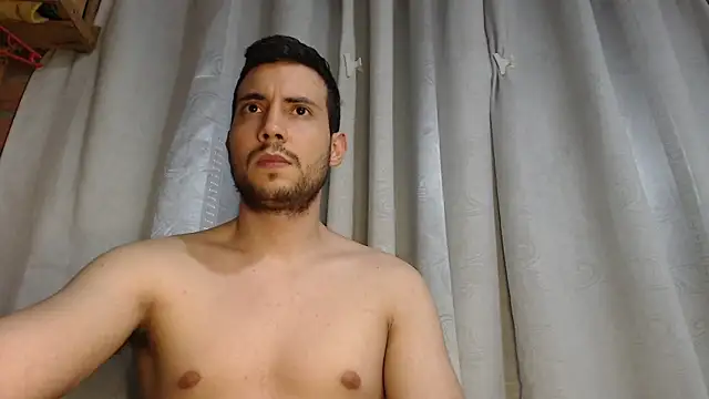 Snapshot of Armando_2002 chatting on 03-11-25, 03:48 Armando 2002 online show from 03-11-25, 03:48