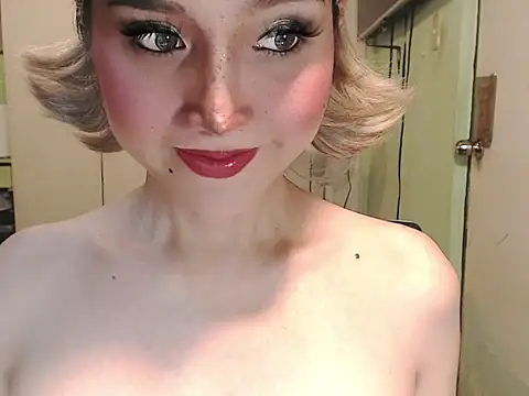 Snapshot of Ezradeliciosa chatting on 05-20-26, 02:51 Ezradeliciosa online show from 05-20-26, 02:51
