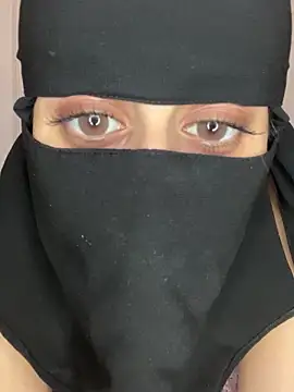 Snapshot of arabiaAna chatting on 09-09-25, 09:47 arabiaAna online show from 09-09-25, 09:47