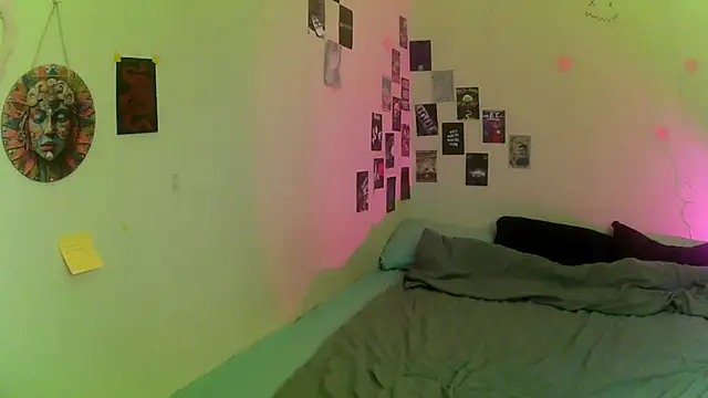 hazelseason online show from 12-16-25, 08:25