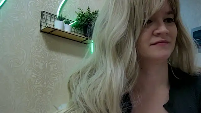 Snapshot of Bunny_Jolly chatting on 11-09-25, 12:20 Bunny Jolly online show from 11-09-25, 12:20