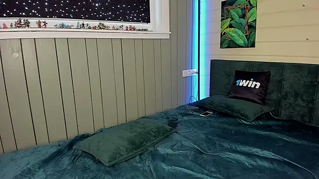 Snapshot of SandyChris chatting on 02-14-25, 11:42 SandyChris online show from 02-14-25, 11:42