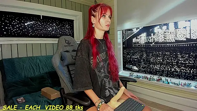 Snapshot of SandyChris chatting on 09-19-25, 10:16 SandyChris online show from 09-19-25, 10:16