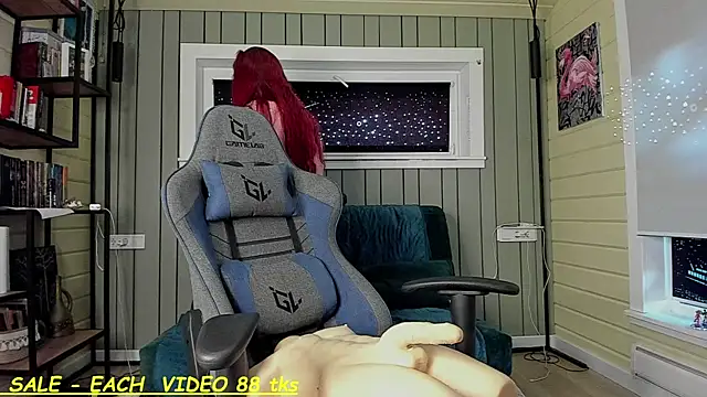 Snapshot of SandyChris chatting on 09-30-25, 02:33 SandyChris online show from 09-30-25, 02:33