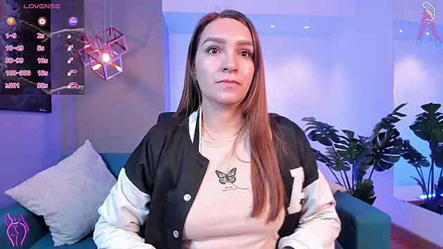 Snapshot of miataylorr1 chatting on 11-25-25, 11:21 miataylorr1 online show from 11-25-25, 11:21