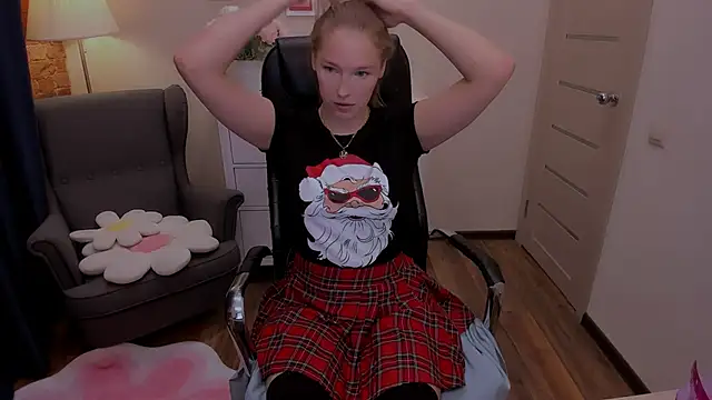  fiona Love online show from 11-11-25, 08:20