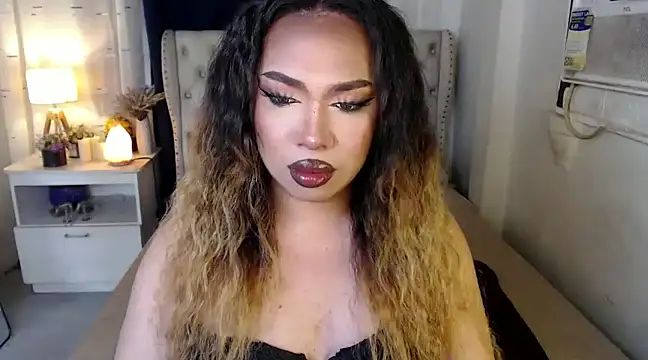 Snapshot of RebecaNextToYou chatting on 01-06-25, 05:49 RebecaNextToYou online show from 01-06-25, 05:49