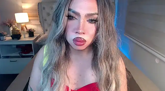 Snapshot of RebecaNextToYou chatting on 02-13-25, 08:24 RebecaNextToYou online show from 02-13-25, 08:24