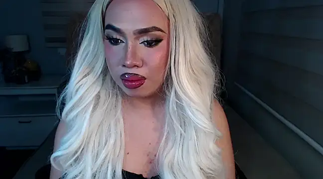 Snapshot of RebecaNextToYou chatting on 02-28-25, 08:28 RebecaNextToYou online show from 02-28-25, 08:28