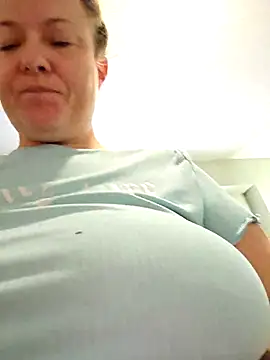 julimonroe online show from 01-13-26, 02:55