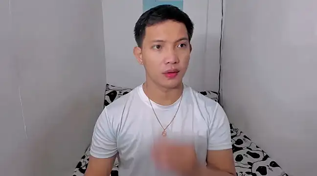 Snapshot of xSebastian19 chatting on 01-03-25, 07:29 xSebastian19 online show from 01-03-25, 07:29