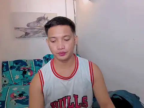 xSebastian19 online show from 12-18-25, 06:30