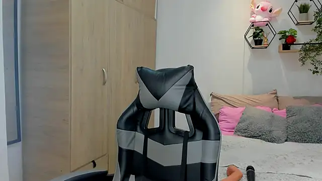 lara rose1 online show from 11-12-25, 07:20