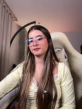 Snapshot of Stormiie777 chatting on 03-04-26, 02:06 Stormiie777 online show from 03-04-26, 02:06