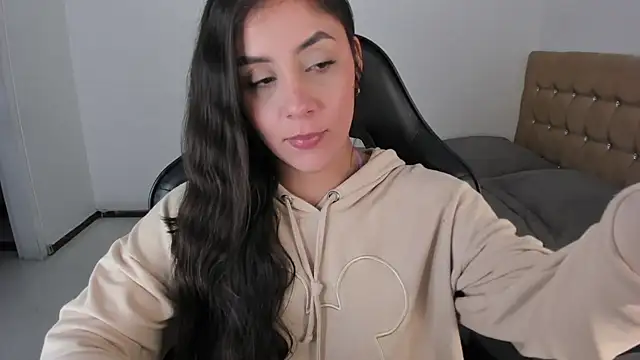 EmmaGrace1999 online show from 07-21-26, 04:59