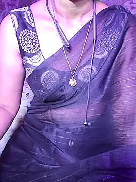 Snapshot of XBHUUME chatting on 10-05-25, 04:27 XBHUUME online show from 10-05-25, 04:27