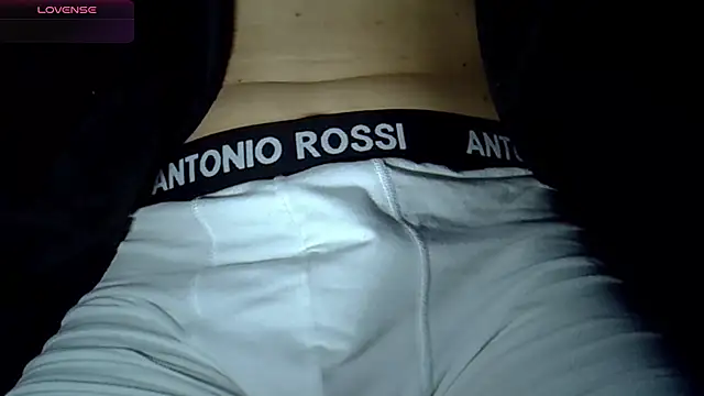 Snapshot of VirtualPear chatting on 10-11-25, 09:19 VirtualPear online show from 10-11-25, 09:19