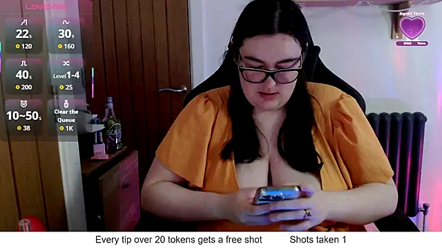 Rebecca Summer online show from 04-18-26, 04:11