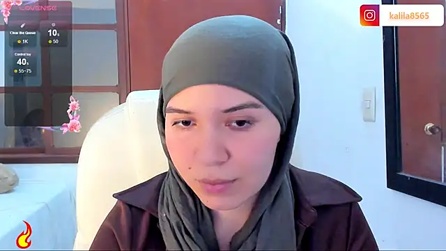 MatchedEyebrow online show from 10-10-25, 09:36