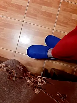 feet toes online show from 10-16-25, 04:57